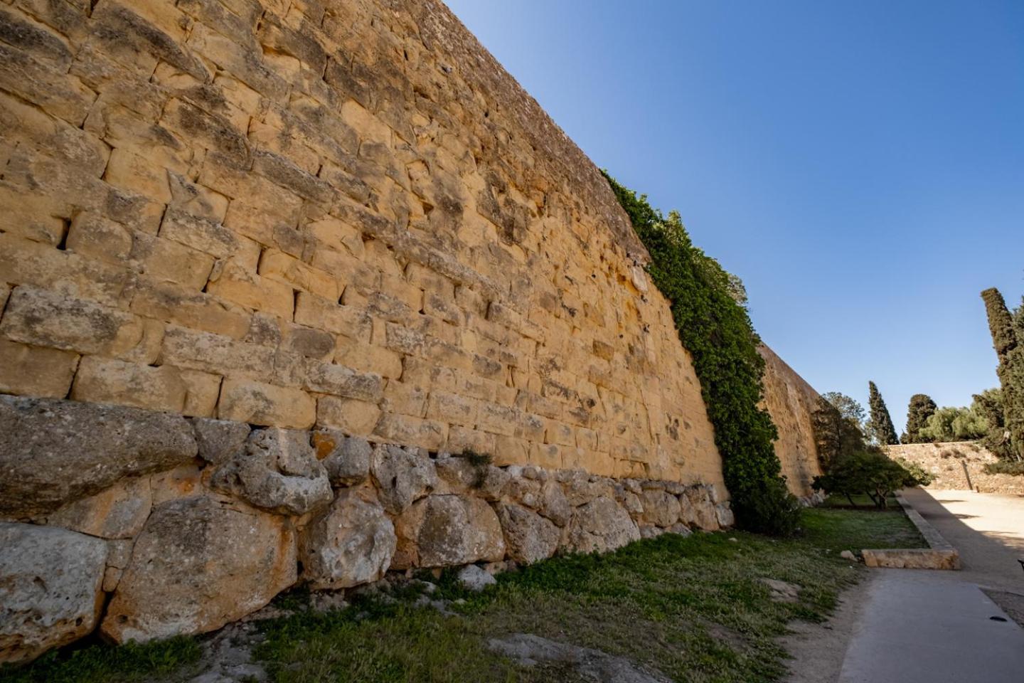 Apartamento En El Corazon De Tarragona. Planta Baja Con Patio. Экстерьер фото